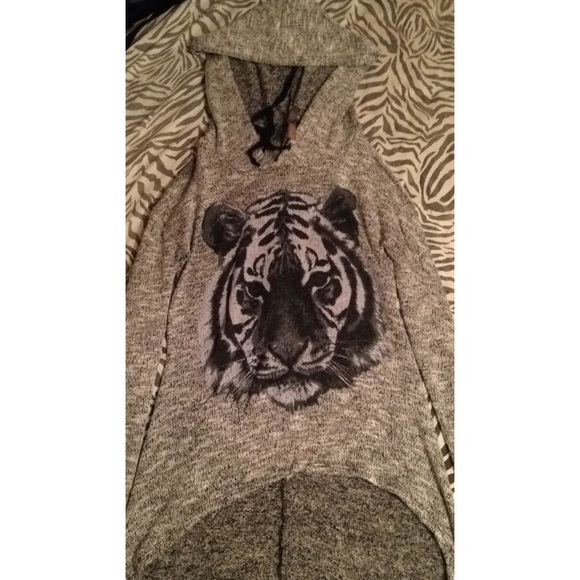Tiger Longsleeve sweater