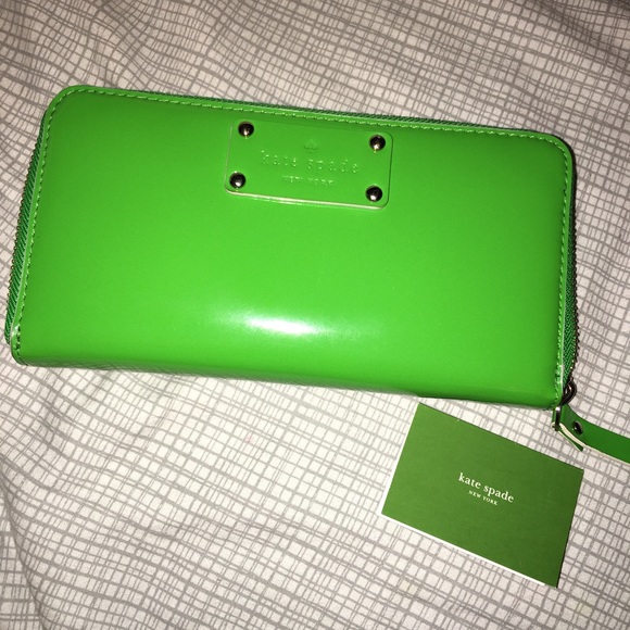 Kate Spade Wallet 💚