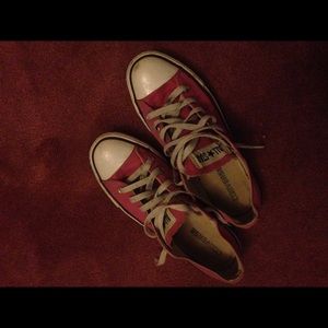 Pink converse low top