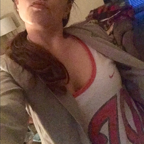 ✌🏻️❤️☕️ ... And 🍷 - Picture 2 of 3