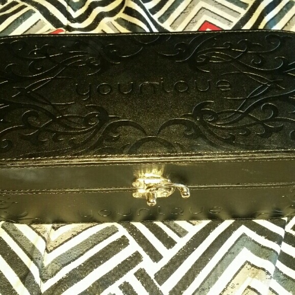 Younique make up case