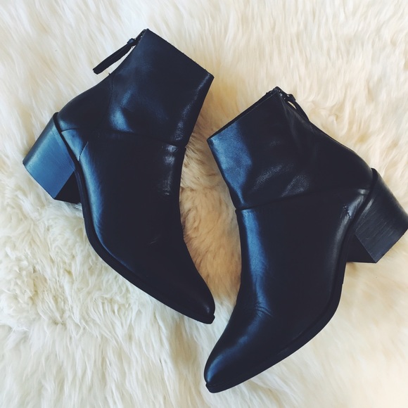 Topshop Shoes - Topshop Leather Pointy Toe Ankle Boots