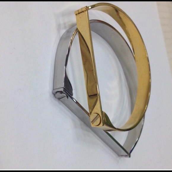 Flat pin screw on bangle