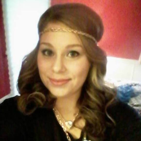 Meet your Posher, Adrianna