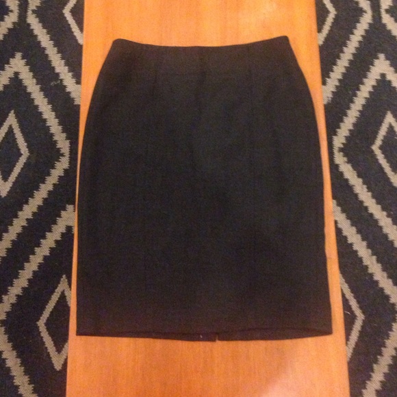 Ann Taylor loft pencil skirt ⭐️SALE: BOGO FREE⭐️