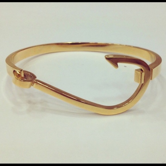Hook bangle