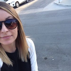 Meet your Posher, Monica