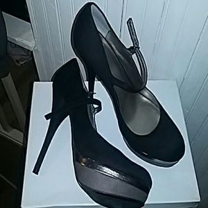 High heel shoes with strap