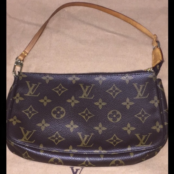 Louis Vuitton Handbags - SOLD ON T. Louis Vuitton Monogram Pochette
