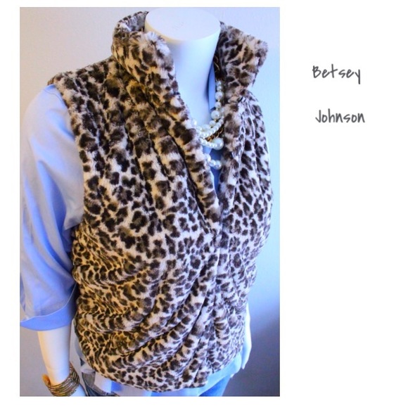 Betsey Johnson Jackets & Blazers - NWOT Sz (M) Betsey Johnson Faux Fur Leopard Vest