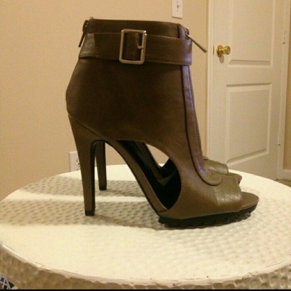 Charlotte Russe pumps