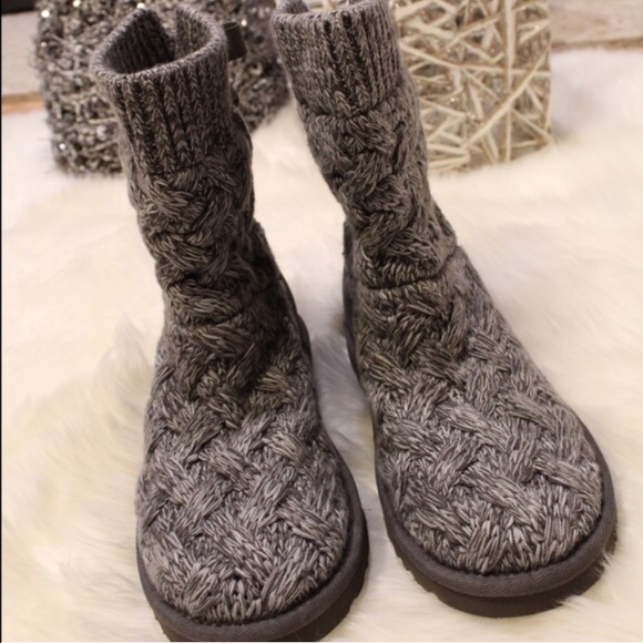 **Limited Edition** UGG Isla-7-Grey
