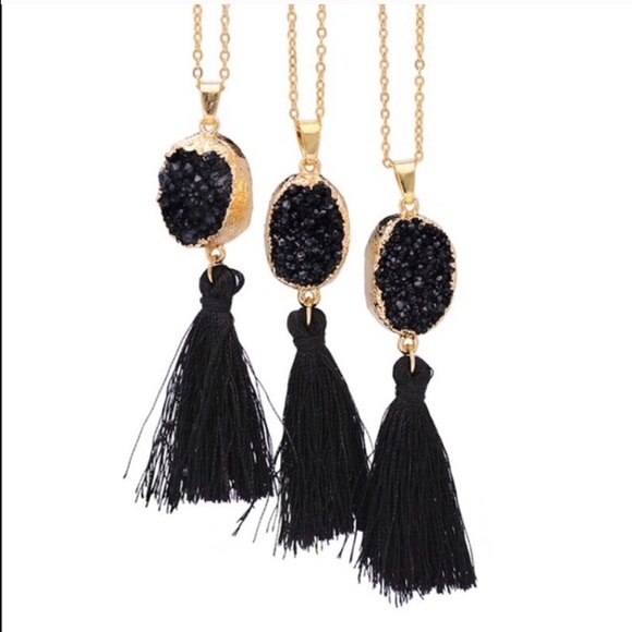 Jewelry - LAST ONE! Black druzy tassel necklace