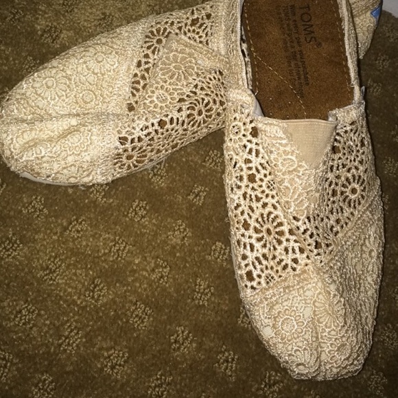 TOMS Light tan shoes