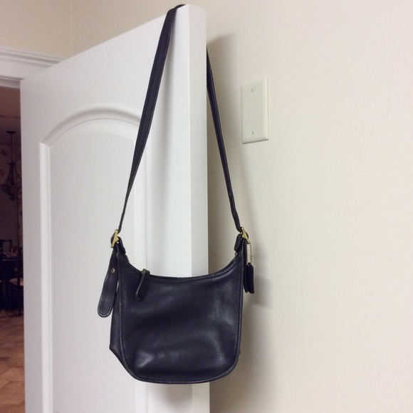 Coach Handbags - Vintage Coach shoulder Bag