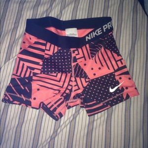 Nike pros size M