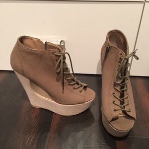 Steve Madden wedge