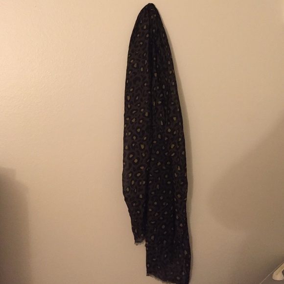 Cheetah scarf - Picture 1 of 2