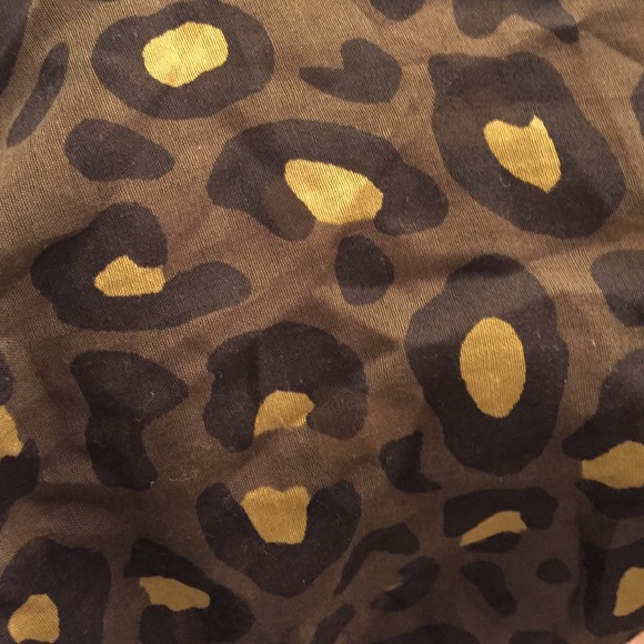 Cheetah scarf - Picture 2 of 2