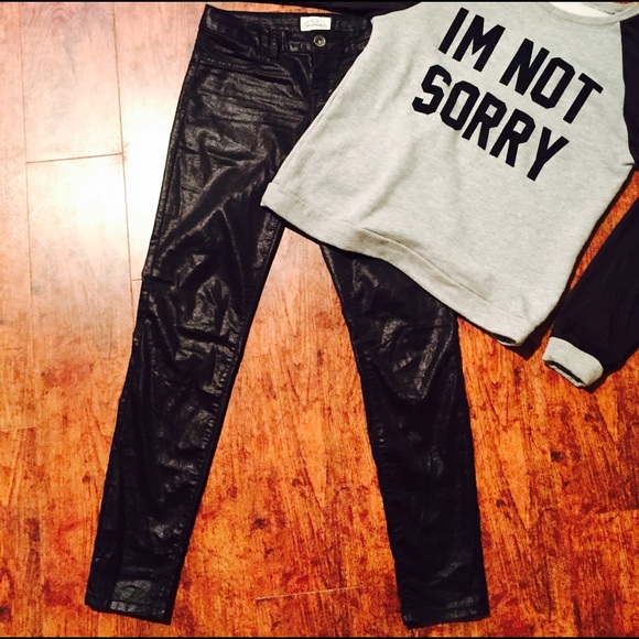 Aeropostale Shiny Black Ultra Skinny Pants Sz 3/4