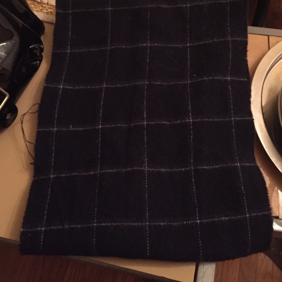 Thomas Pink navy blue wool scarf