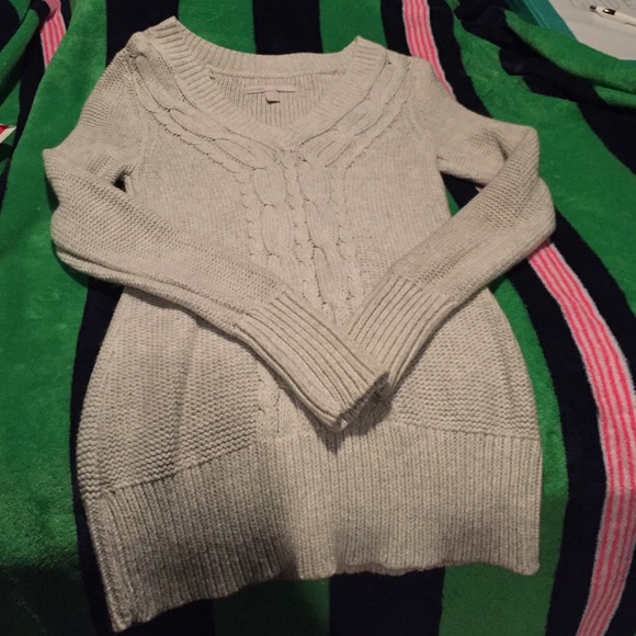V neck sweater