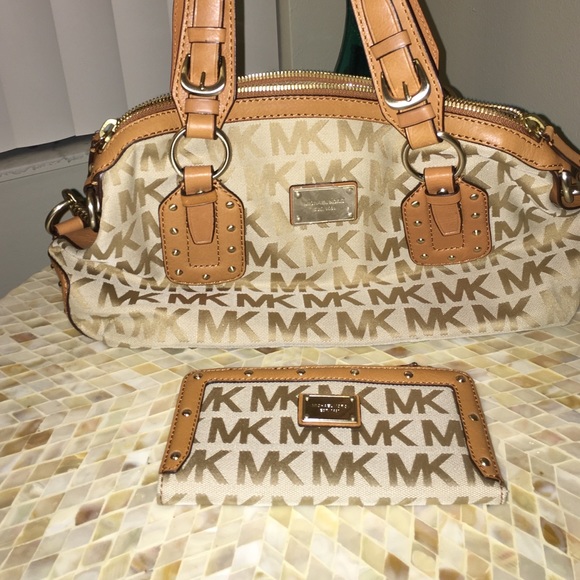 Michael Kors handbag and wallet
