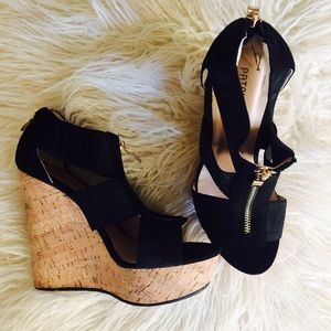 Patricia Pratt Wedges with Gold Zippers Sz 8