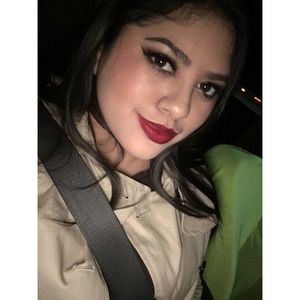 Meet your Posher, Stacy