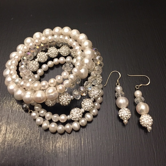 Pearl bracelet & earrings