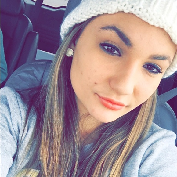 Meet your Posher, Nicole