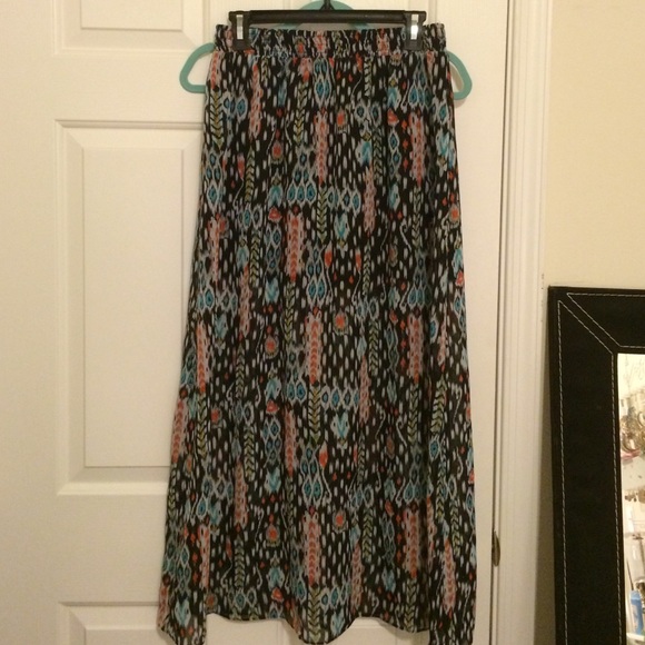 Pretty print maxi skirt