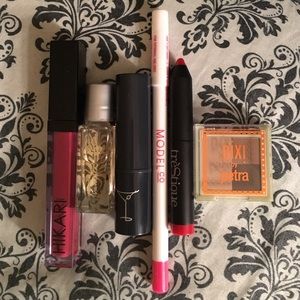 Random makeup bundle