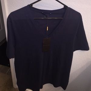 🔴sold🔴 Men's  Authentic Gucci v neck t-shirt