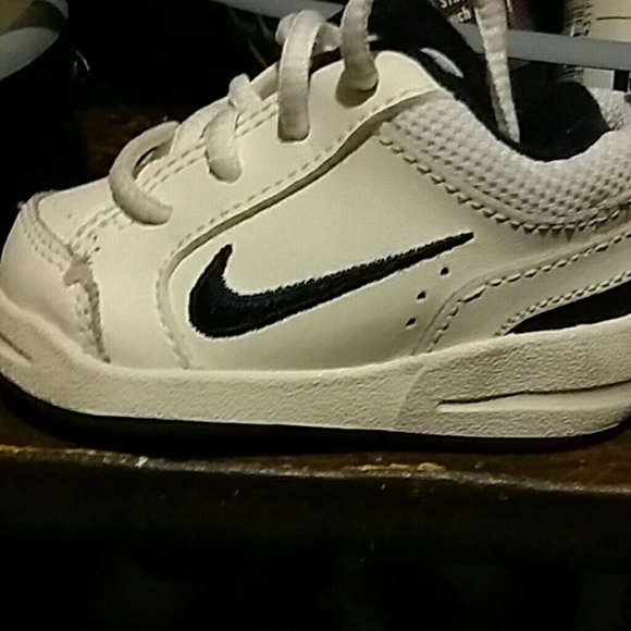 Infant nikes