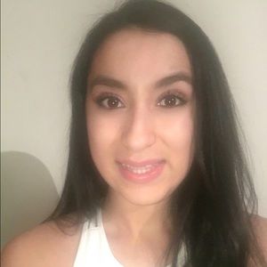 Meet your Posher, Corina