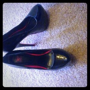 Black w. Pink Pumps