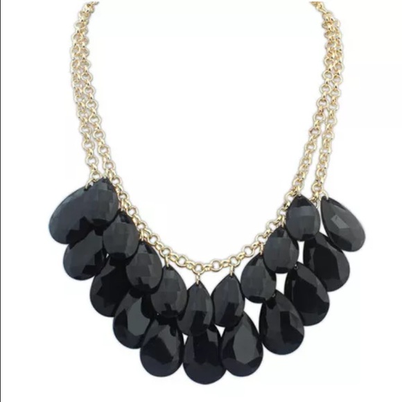 Jewelry - Black/gold statement necklace