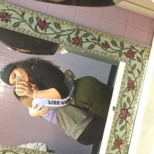 Meet your Posher, Avery