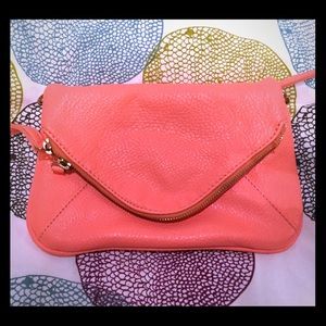 Coral clutch