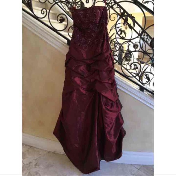 Burgundy Elegant Evening Gown - Picture 1 of 2