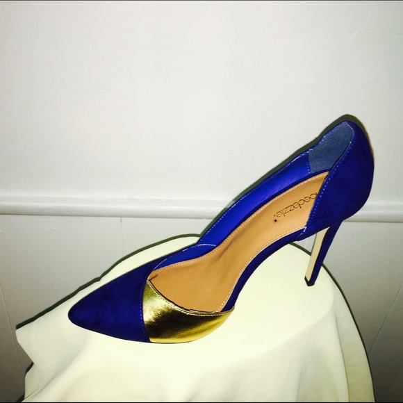 Shoe dazzle blue and gold suede pumps