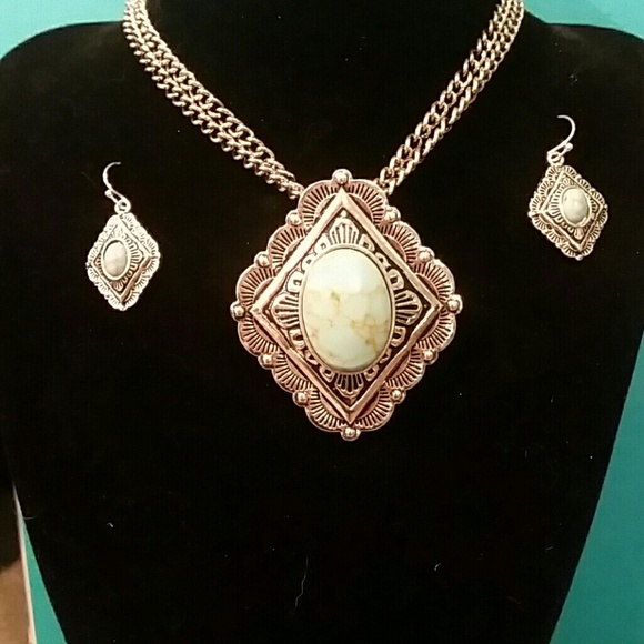 Silvertone Southwest Pendant Set