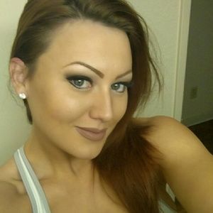 Meet your Posher, Ava