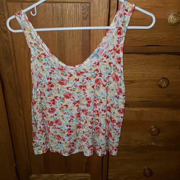 Sleeveless crop top. WORN ONCE
