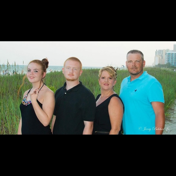 Meet your Posher, Stephanie - Picture 4 of 4