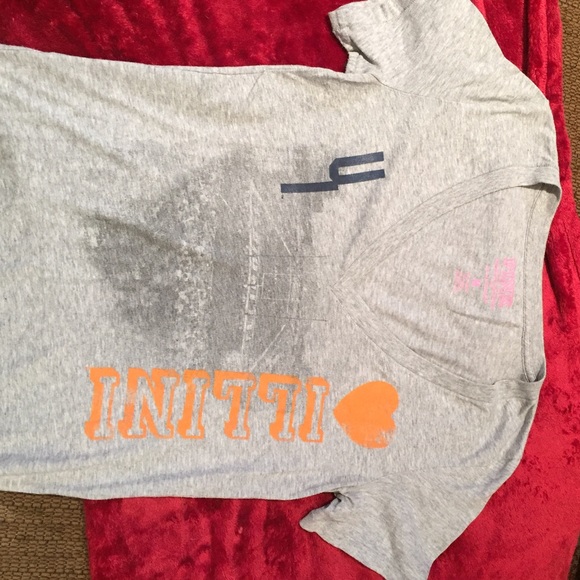 Very cute Illinois VSPink tshirt