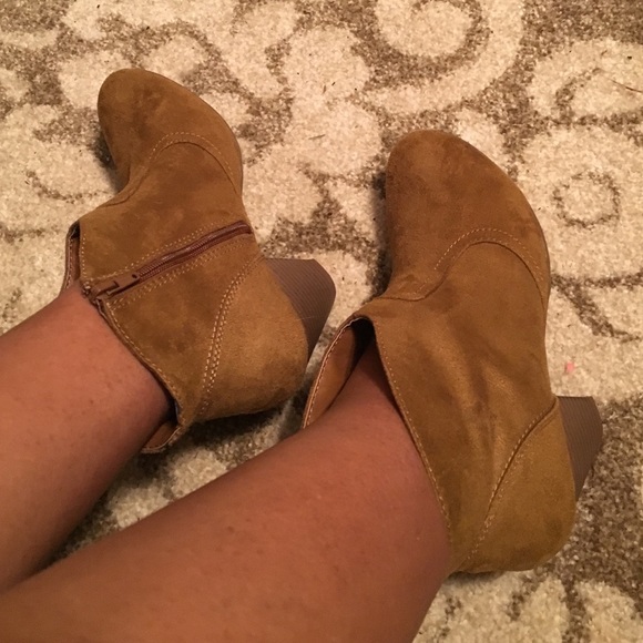 Camel Candie's booties