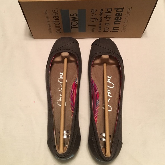 TOMS ballet flats