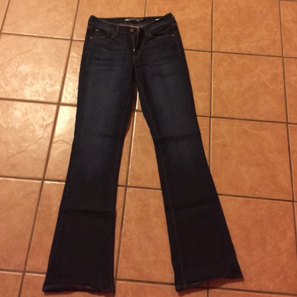 8/29 Levi's Demi Curve Modern Rise